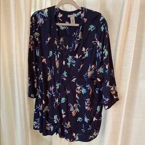 Catherines Flutter Sleeve Blouse Black and Blue Relaxed Fit